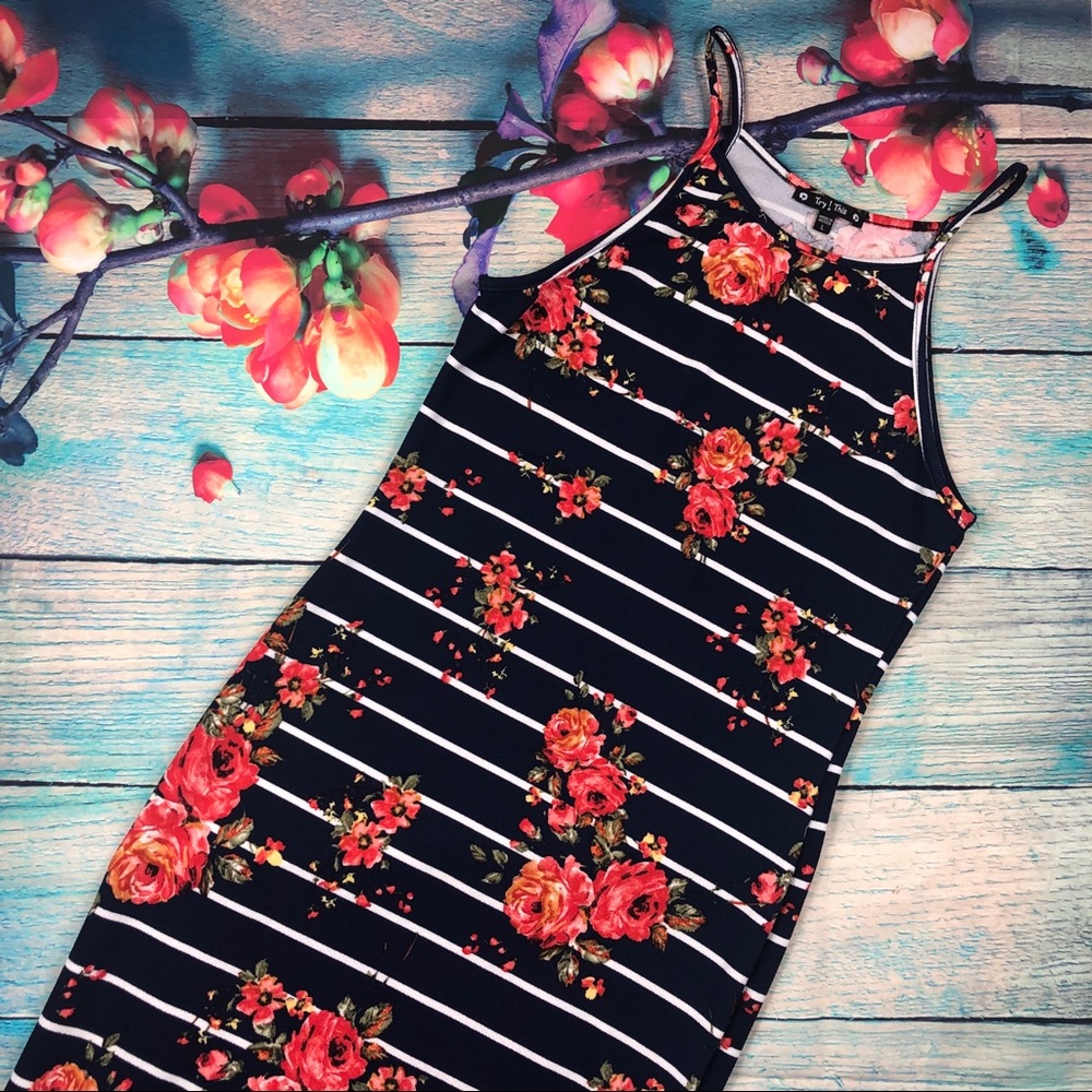 Try ! This Navy Floral Maxi Dress